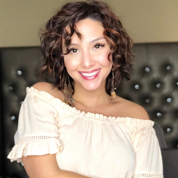 Meet your Posher, Celena - Picture 1 of 1